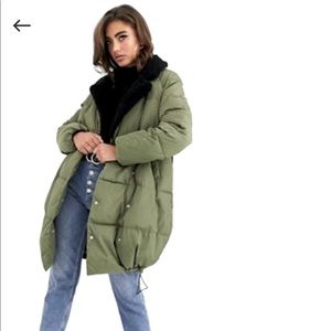 PrettyLittleThing padded coat w/ faux fur collar